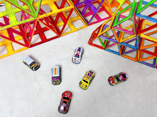 Farben, Formen, Teamgeist – was Condis Magnetbausteine wirklich fördern? - Condistoys